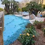Cocooning مينتون