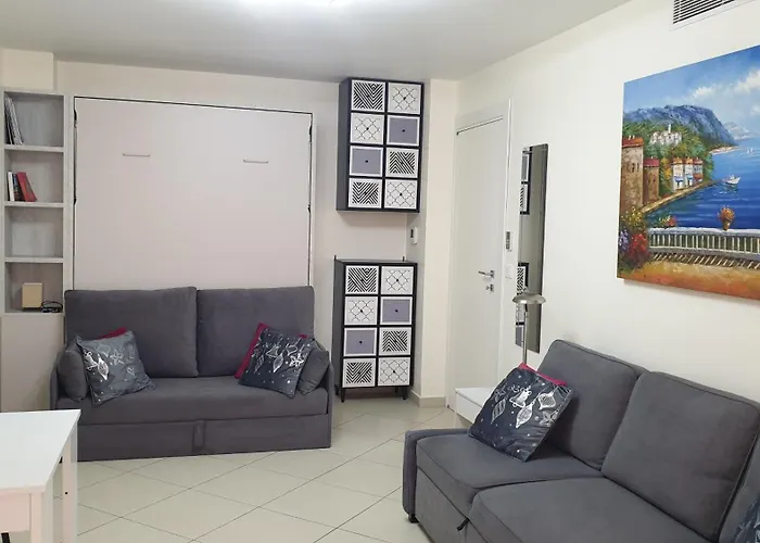 Cocooning Apartment Menton